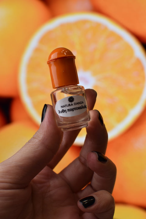 Ανθισμένη Φρεσκάδα: Απογειώστε την Αύρα σας με το Perfume Oil Roll On Άνθη Πορτοκαλιάς της NATURA DANZA
