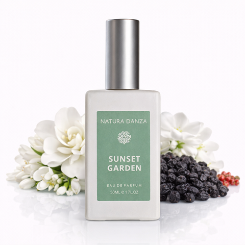 Άρωμα Sunset Garden Natura Danza με λευκά άνθη, μαύρη σταφίδα και ροζ πιπέρι